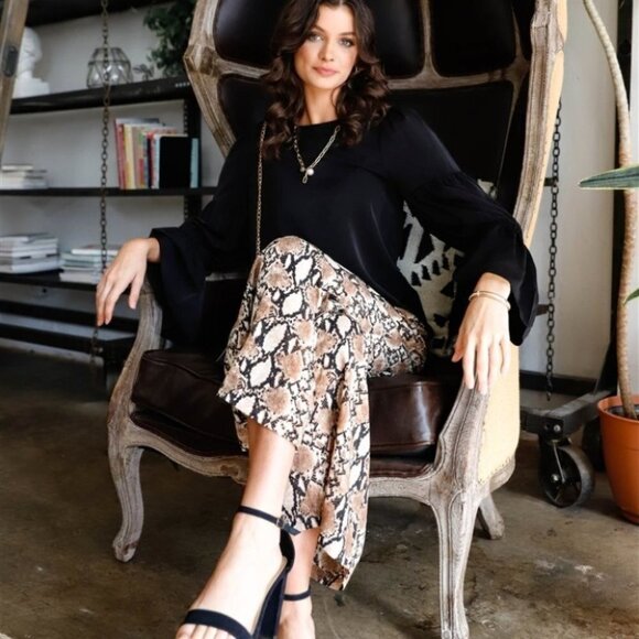 MODERN GIRLS Snake Print Wide Legged Pants - Picture 5 of 7